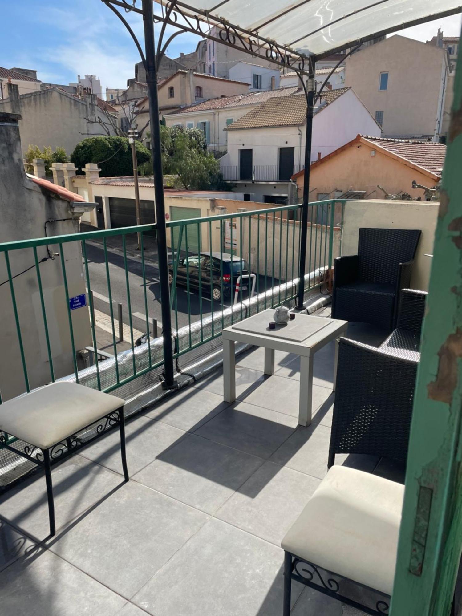 Stud Terras Ville Corniche 2 Pers Stat Gratuit Rue Modif Suivt Possib Et Accord Exclusif Marseilles Exterior foto